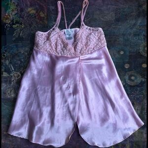 Cinema Etoile Elegant Pink Lace Chemise